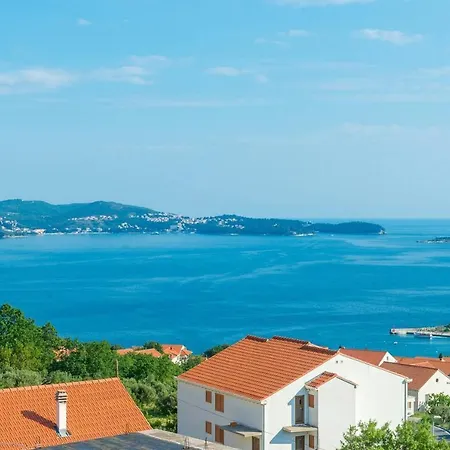 Apartment Stunning With Sea View In Croatia