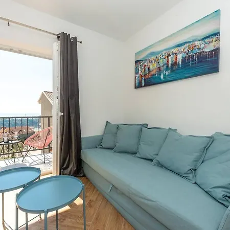 Stunning With Sea View In Croatia Mlini